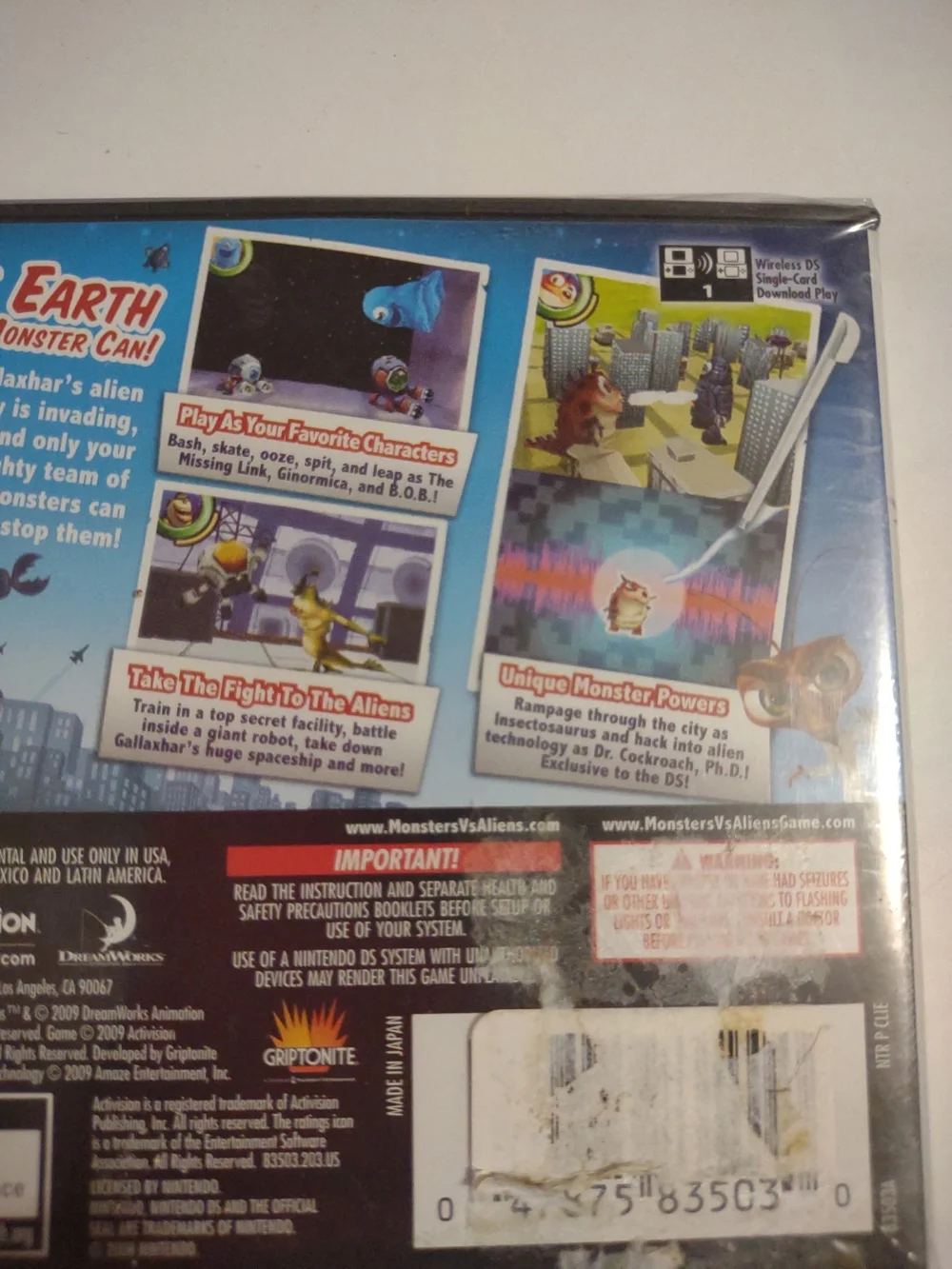 Nintendo DS Monsters vs Aliens Video Game - Blue & Green Cover